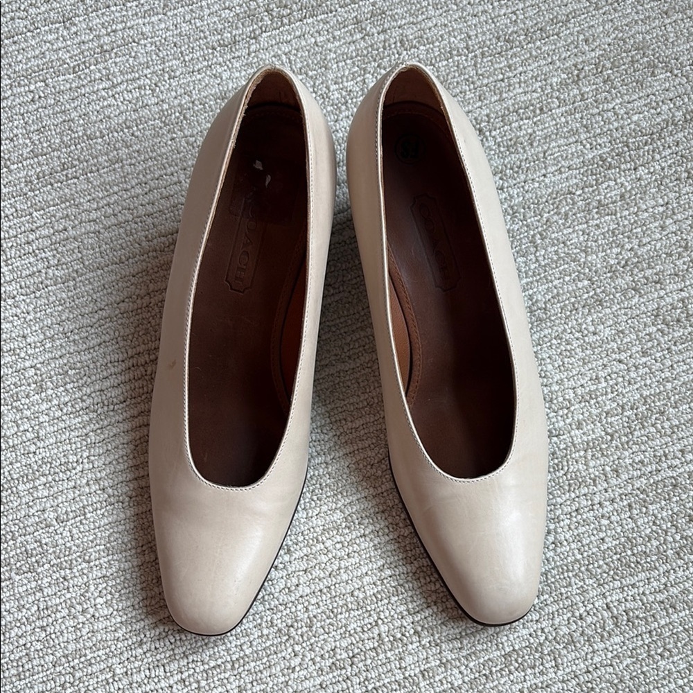 Coach Bone Color Pump Heel - Picture 2 of 9